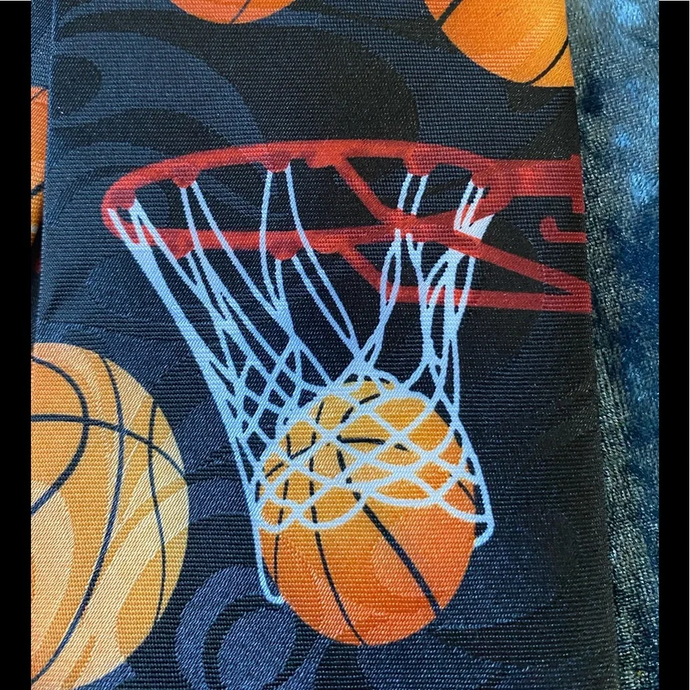 HAND MADE STEVEN HARRIS Basketball Tie